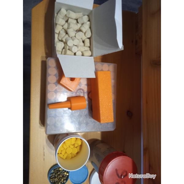 Lot dosettes pour poudre noire + kit cartouches papier calibre 36 + amorces