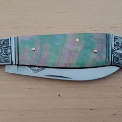 Couteau artisanal par Warren Osborne grav&eacute; par Jon Robyn Neuf. Unique