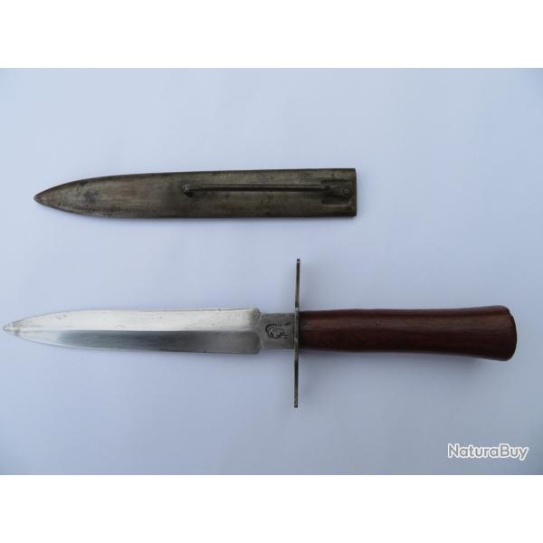 Couteau le Vengeur + �tui m�tallique