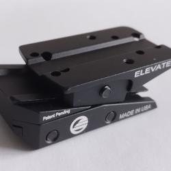 R&eacute;hausse red dot Elevated