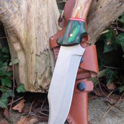Couteau de Chasse Survie Buschraft Lame Clip Point Acier Carbone 1055 Manche Bois Etui Cuir Artisan