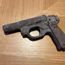 Pistolet Lance-Fus&eacute;e Allemand LP42 - WW2 - Terrain - Cat&eacute;gorie D - Hors d'usage
