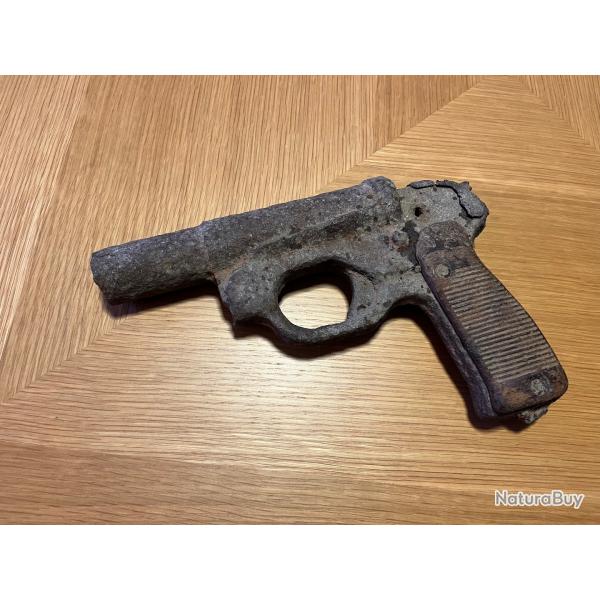 Pistolet Lance-Fus�e Allemand LP42 - WW2 - Terrain - Cat�gorie D - Hors d'usage