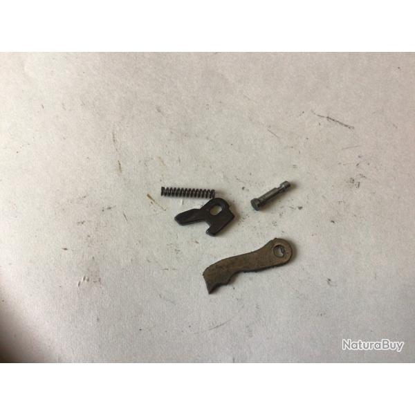 VENDU PAR LE-CUIRASSIER ELEVATEUR BARILLET + PI�CES REVOLVER ALARME RG 56 LE PETIT 6 MM FLOBERT