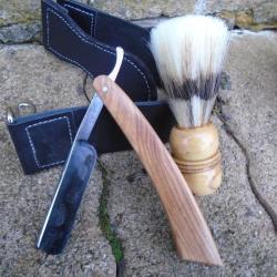 Rasage &agrave; Main Rasoir Coupe Choux Lame Carbone Shave Ready Manche Bois + Cuir Suspendu + Blaireau