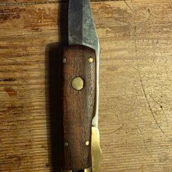 Poignard couteau pliant type chasse lame sans marquage - poign&eacute;e bois avec garde et verrou