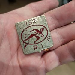 INSIGNE 152 REGIMENT INFANTERIE ( FRAISSE - G 477 )