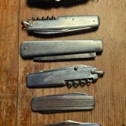 Lot de 7 couteaux pliants tout en m&eacute;tal, un avec pr&eacute;nom Louis