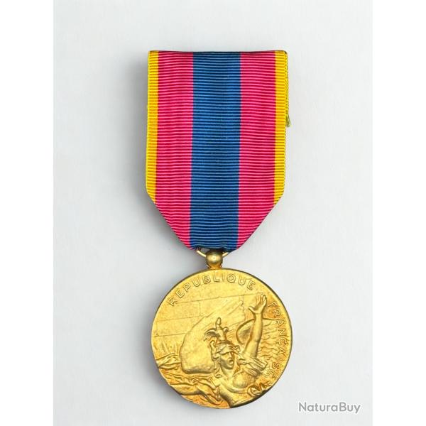 (18.009) M�daille de la D�fense Nationale - Or