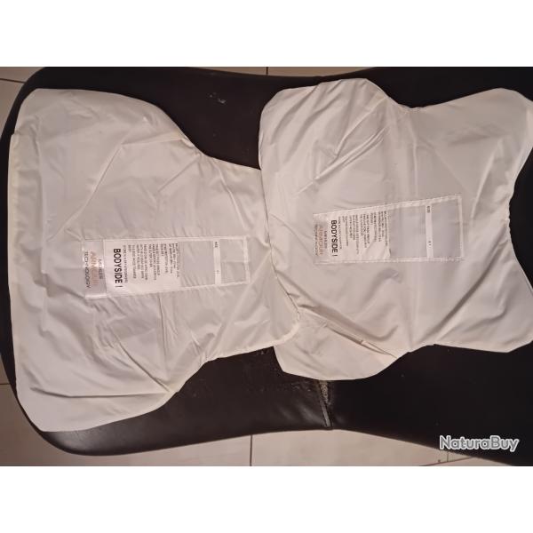 Ench�re lot de 2 plaques balistiques 3a contre les armes de poings et les lames  MEHLER 34X31 cm