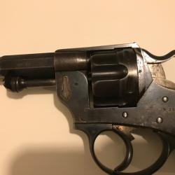 Revolver r&egrave;glementaire arm&eacute;e fran&ccedil;aise MAS 1974