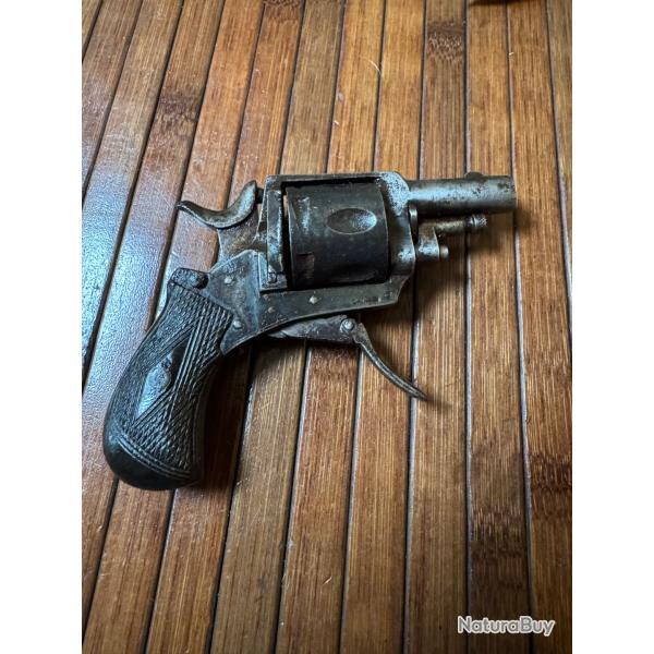 BON REVOLVER DE POCHE BULLDOG 6 coups calibre 320 PARFAITEMENT FONCTIONNEL avec cran de s�ret�