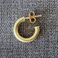 Jolie boucle d'oreille unique en or massif 18 carats - cr&eacute;ole