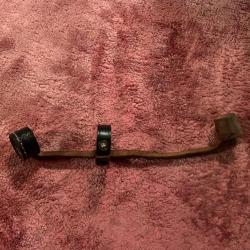 Bonnette de protection cuir et bois pour lunette de tireur d'&eacute;lite Allemand Zf4 . Fusil G43 .