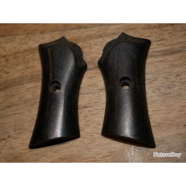 Paire de Plaquettes de revolver PERRIN petit mod�le en �b�ne
