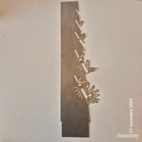 Morceau d'un pr�sentoir Victorinox en inox