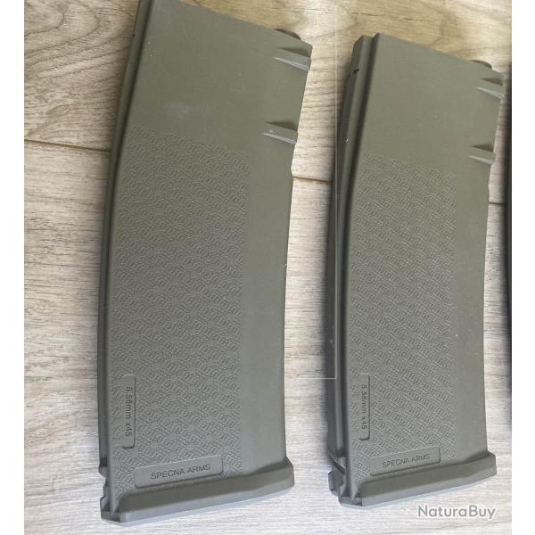 Type Chargeur AEG Capacit� Mid-cap Couleur Beige Marque Specna Arms plus de d�tails 2 chargeurs AEG