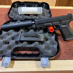 PISTOLET GLOCK 44 FILETE CALIBRE 22 LR + SILENCIEUX B&T - OCCASION