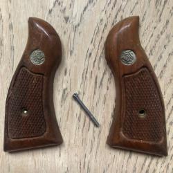 Pour S&W K / L square butt, plaquettes d'origine.