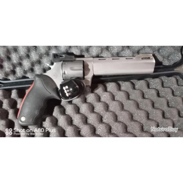 REVOLVER TAURUS RAGING BULL 44MG