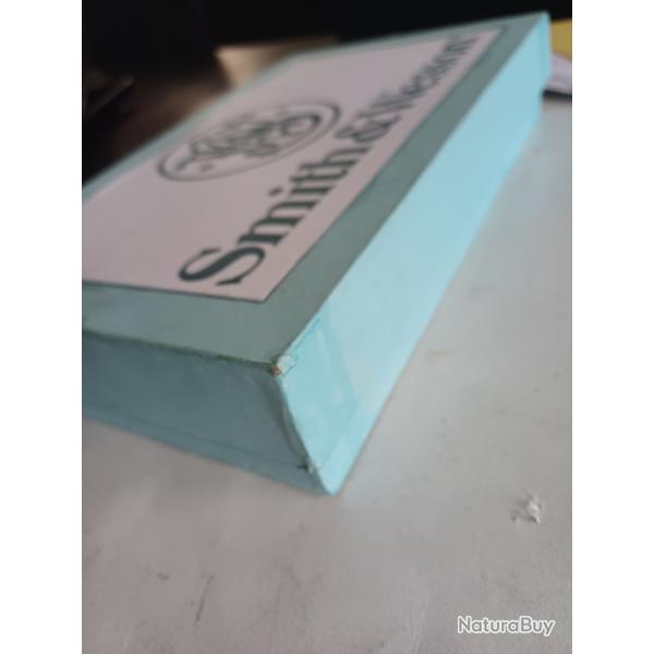 Boite en carton tres solide sp�cial Smith et  wesson 78/79 G