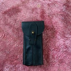 Porte chargeurs suppl&eacute;mentaire P08 Luger . Type P08 Artillerie.