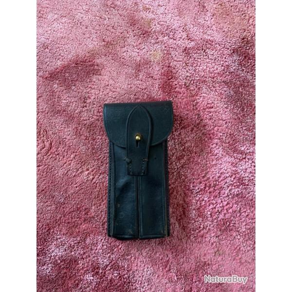 Porte chargeurs suppl�mentaire P08 Luger . Type P08 Artillerie.