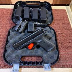 PISTOLET GLOCK 19 GEN 5 CALIBRE 9X19 - 4 CHARGEURS - OCCASION NEUVE