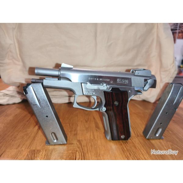 Smith et Wesson 659 inox 9x19