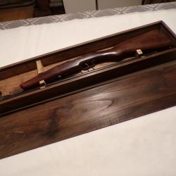 Ancienne carabine de jardin WARNANT 9mm dans sa boite de transport en bois.