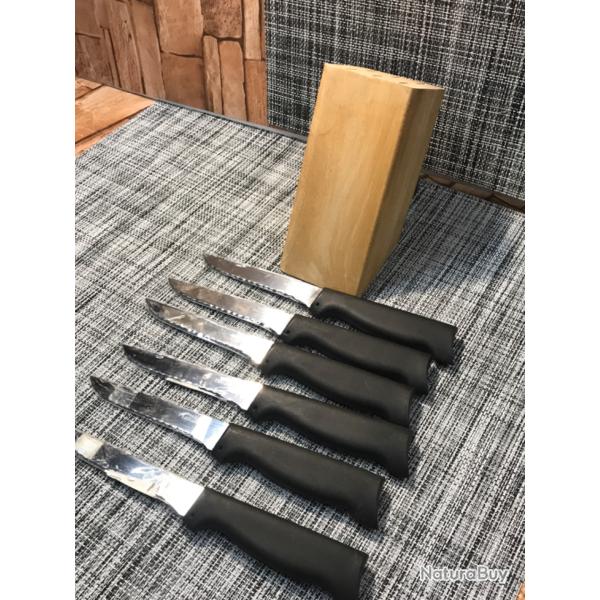 Bloc bois et 6 couteaux � l'os