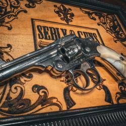 TR&Egrave;S JOLI SMITH & WESSON 32SW, PLAQUETTES NACRE NATURELLE