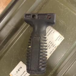 Poign&eacute;e tactique fab defense