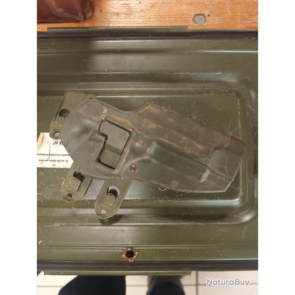 �tui tactique beretta 92FS mas G1 balckhawk