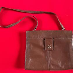 Petit sac &agrave; main en cuir marron d'Italie