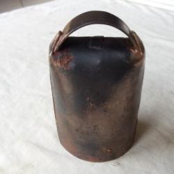 Beau Sonnaillon - picon en t&ocirc;le cuivr&eacute;e ancien.