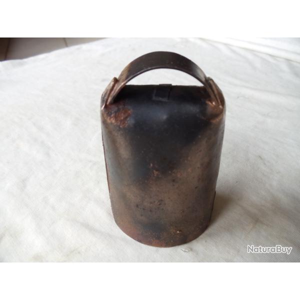 Beau Sonnaillon - picon en t�le cuivr�e ancien.