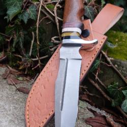Poignard de Chasse Survie Lame Acier Carbone 1055 Manche Bois Garde Acier Etui Cuir Fabr Artisanale