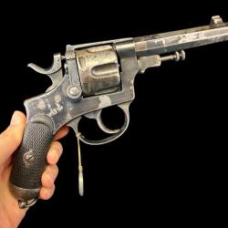EXCELLENT REVOLVER MILITAIRE BODEO D'OFFICIER cal. 10.35