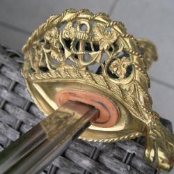 Tr&egrave;s Beau Sabre d'Officier de la Marine Nationale mod&eacute;le 1963 , b&eacute;li&egrave;res et dragonne.