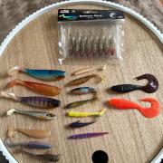 Lot De Pêche Occasion - Moulinets, Flotteurs, Leurres, Lignes - Joblot à Trier