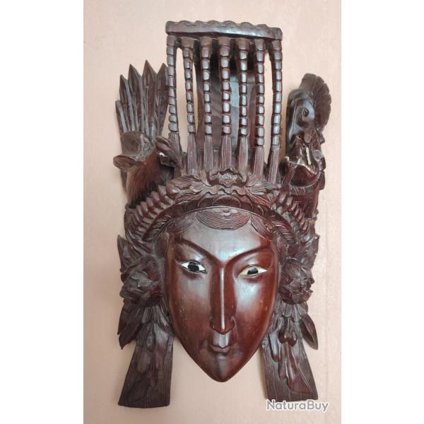 Masque en bois