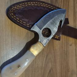 Couteau a d&eacute;pecer damas artisanal Corse