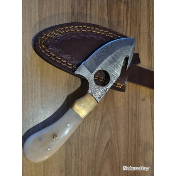 Couteau a d�pecer damas artisanal Corse