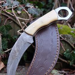Couteau Karambit Lame Acier Damas 256 Couches Manche Os Etui Cuir Fabr Artisanale 01
