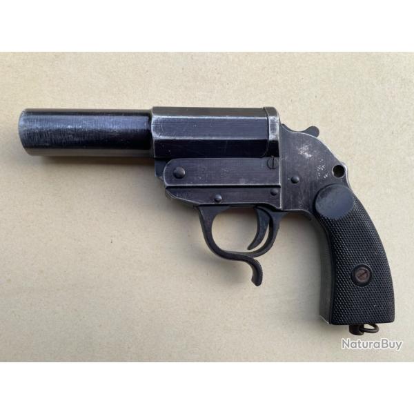 Pistolet lance-fus�e Wehrmacht 1943 cat�gorie D 1 canon lisse carte d'identit� obligatoire