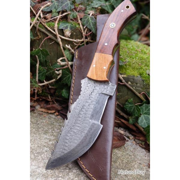 Couteau de Chasse Trakker Damas Grosse Lame 256 Couches Manche 2 Bois Fabric Artisanale Etui Cuir