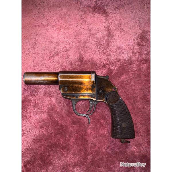 Pistolet lance fus�e Allemand type LP34 . S/237  1937 -  tout petit num�ro 68