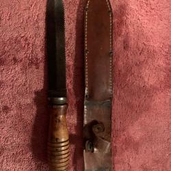 Assez extraordinaire couteau de scaphandrier Am&eacute;ricain Ww2 Ka-Bar modifi&eacute; pour le port au ceinturon.