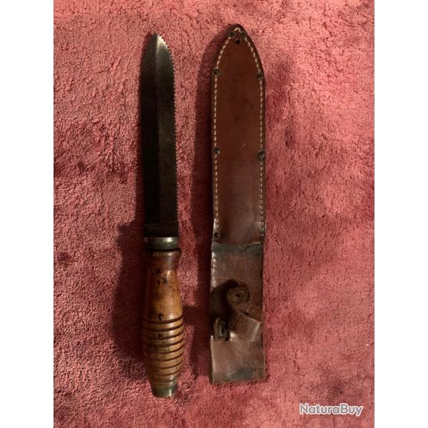 Assez extraordinaire couteau de scaphandrier Am�ricain Ww2 Ka-Bar modifi� pour le port au ceinturon.